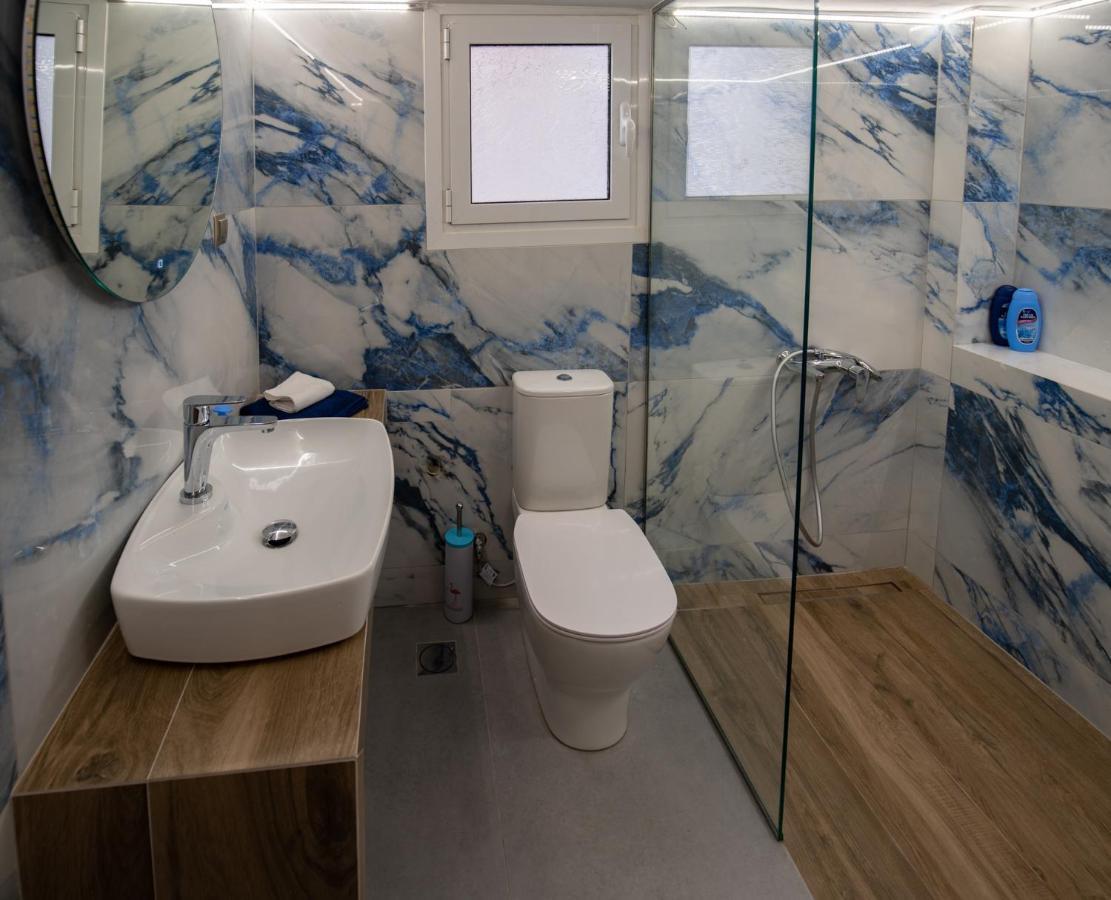 Max Blue Apartment, A Stay Like No Other Pireu Exterior foto