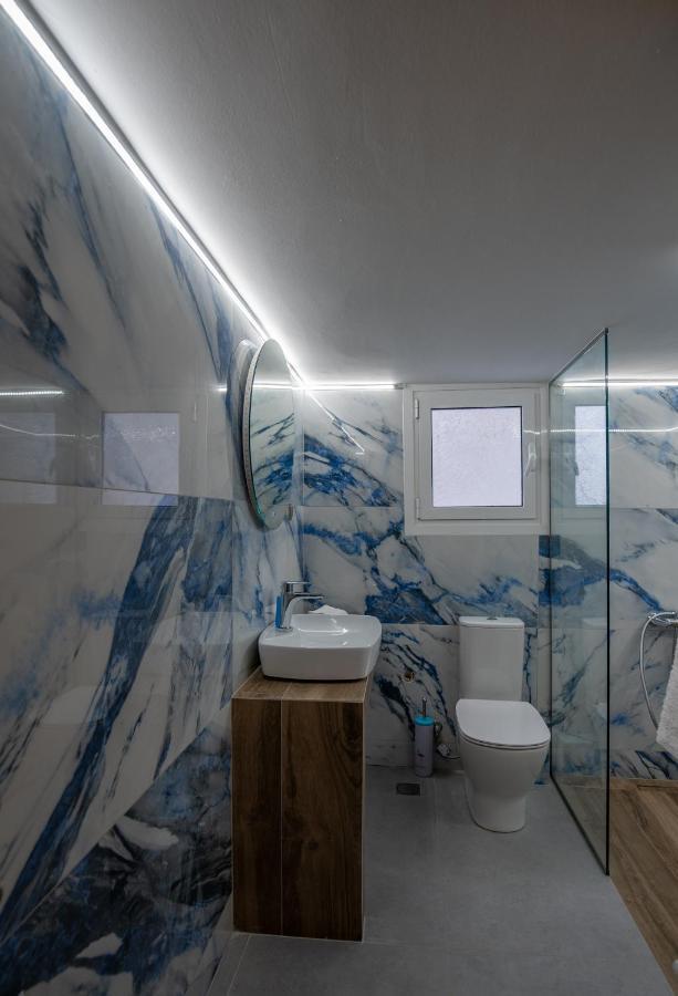 Max Blue Apartment, A Stay Like No Other Pireu Exterior foto