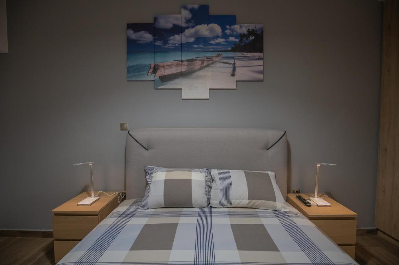 Max Blue Apartment, A Stay Like No Other Pireu Exterior foto